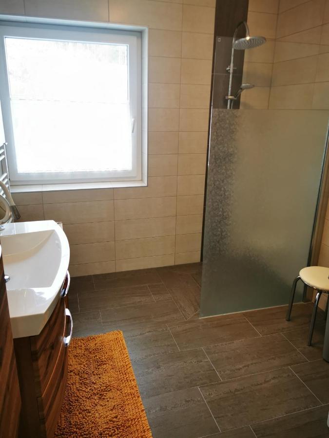 Großzügige Wohnung in wunderbarer Aussichtslage Villach Exterior foto